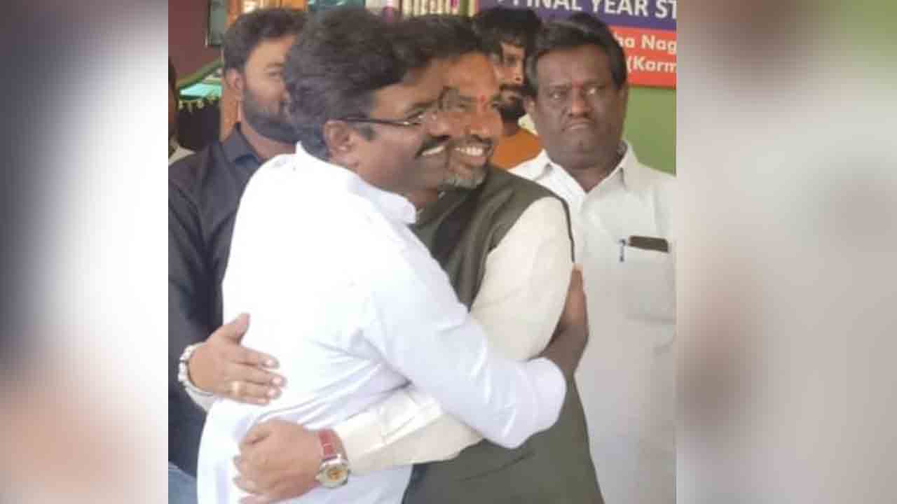 గులాబీ గూటికి గడ్డం నాగరాజు