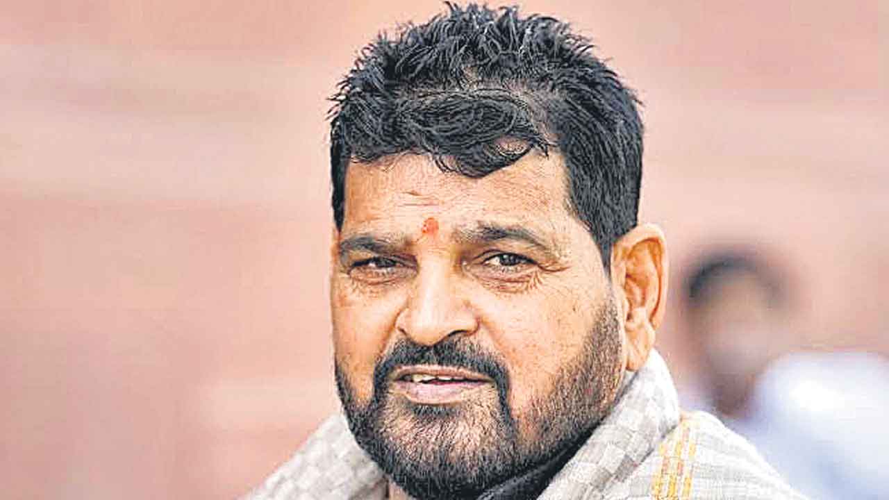 Wrestling Federation Office | బీజేపీ ఎంపీ బ్రిజ్ భూషణ్ నివాసం నుంచి.. రెజ్లింగ్ ఫెడరేషన్   కార్యాలయం తరలింపు