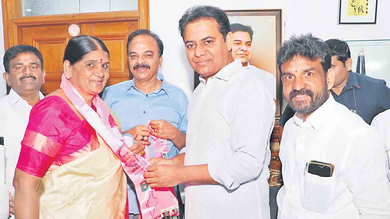 సీఎం కేసీఆర్‌ పాలన మెచ్చే బీఆర్‌ఎస్‌లో