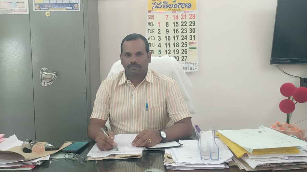 తహసీల్దార్‌ ఇంట్లో 2 కోట్ల నగదు