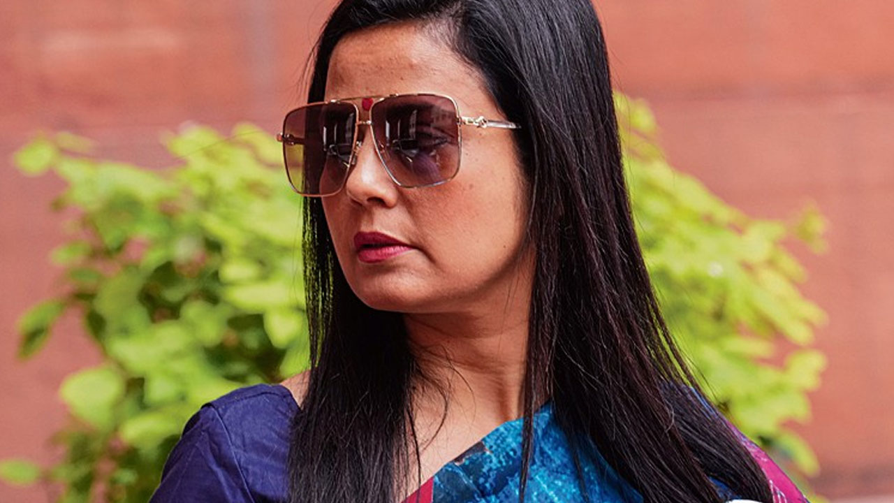 Mahua Moitra: వ్యాపార‌వేత్త ద‌ర్శ‌న్‌పై పీఎంవో వ‌త్తిడి చేసింది : ఎంపీ మ‌హువా మొయిత్రా