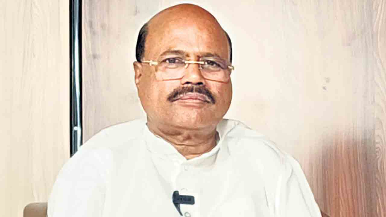 కన్ఫ్యూజన్‌ కాంగ్రెస్‌.. బాతాఖానీ బీజేపీ