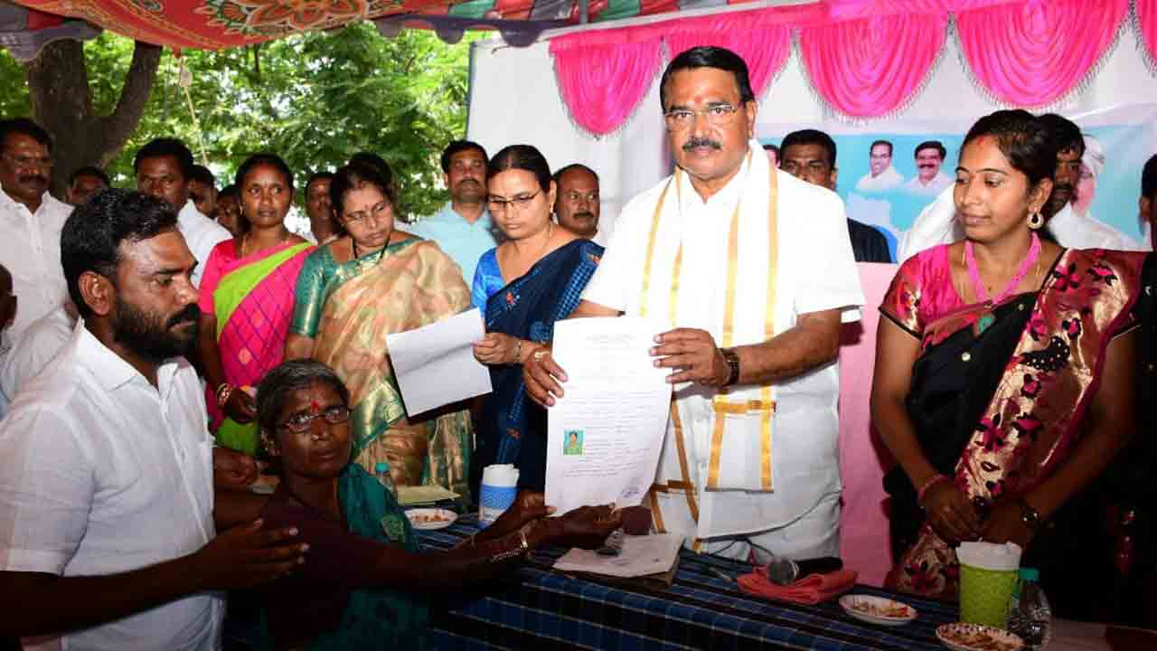 బీఆర్‌ఎస్‌కే పట్టం కట్టాలి