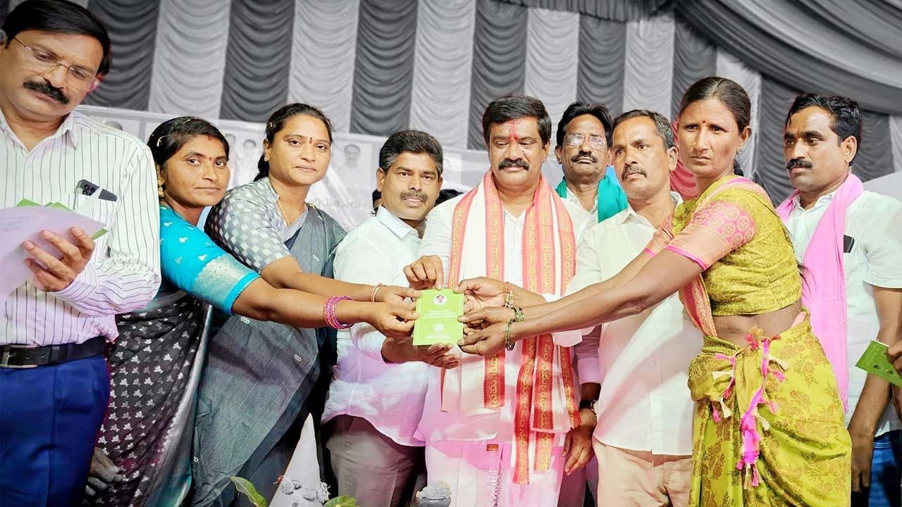 Minister Prashath Reddy | సీఎం కేసీఆర్‌తోనే గిరిజనులకు పోడు పట్టాలు : మంత్రి ప్రశాంత్‌రెడ్డి