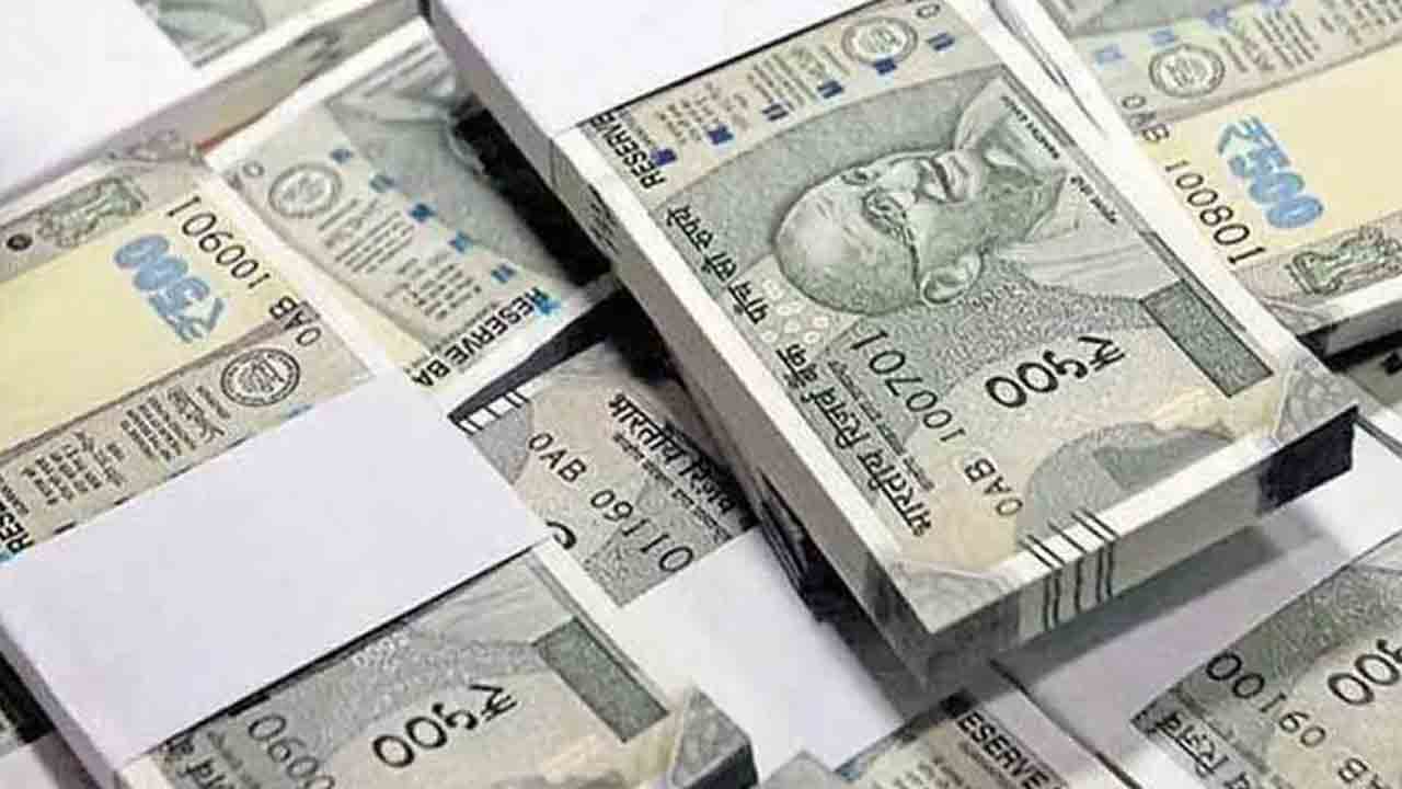 బిల్లుల కోసం బాధితుల చక్కర్లు