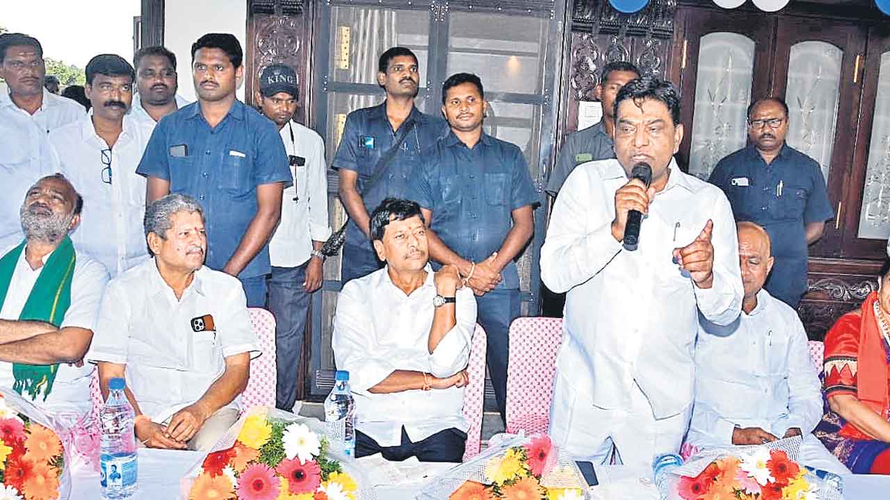 వైరాలో గులాబీ జెండా ఎగరాలి