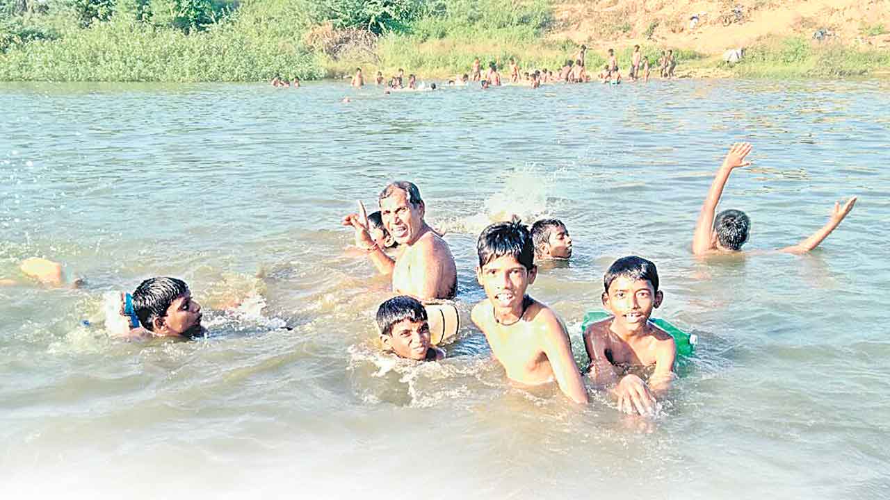 సెలవుల వేళ.. జరపైలం