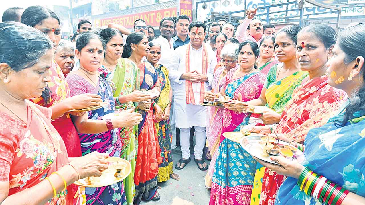 అభివృద్ధికే ప్రజల బ్రహ్మరథం