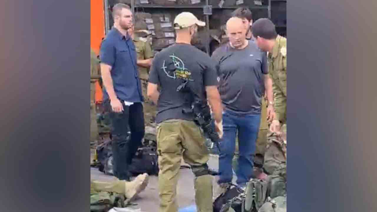 Israel-Hamas War | రిజర్వ్‌ డ్యూటీ.. ఇజ్రాయెల్‌ సైనికులతో మాజీ ప్రధాని.. వీడియో