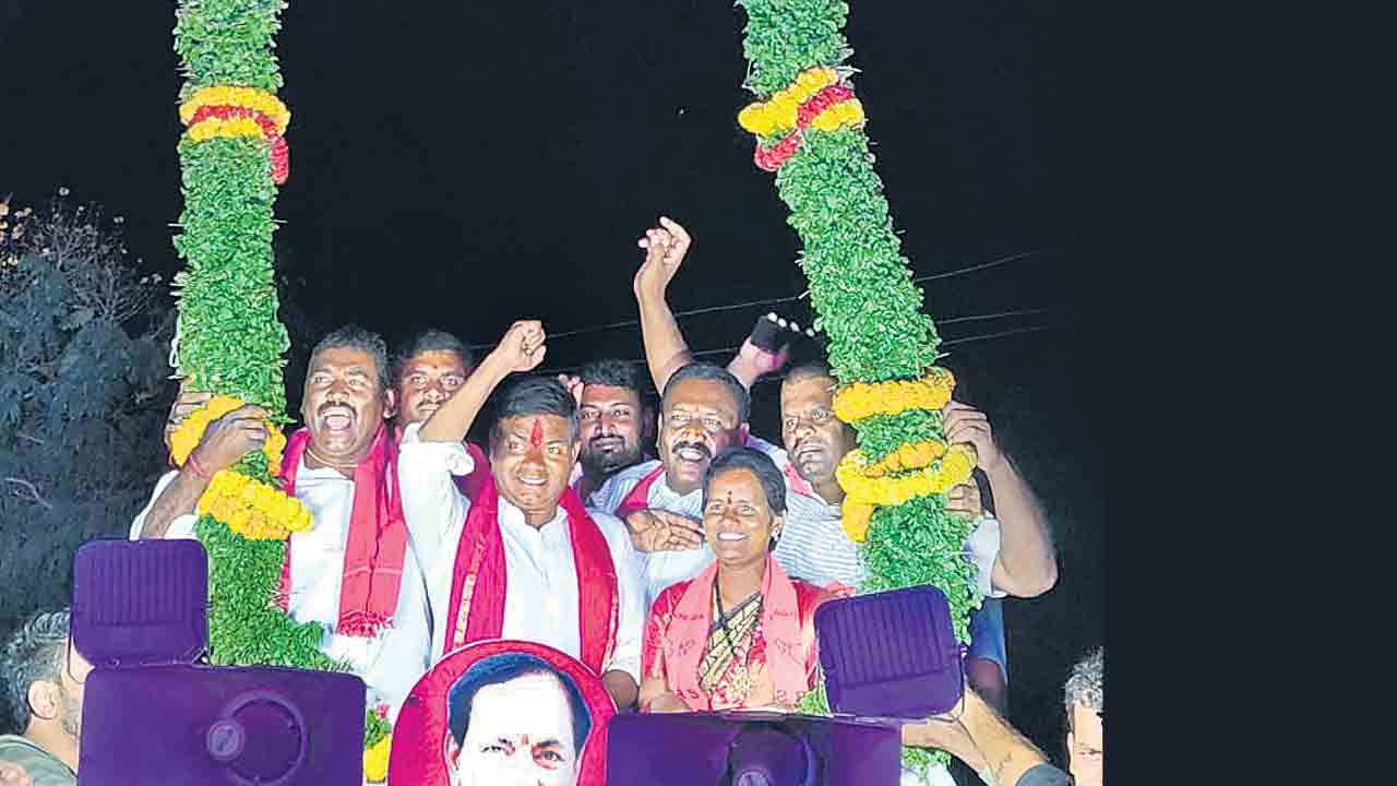 బీఆర్‌ఎస్‌ మ్యానిఫెస్టోతో ప్రతిపక్షాలకు మైండ్‌బ్లాక్‌