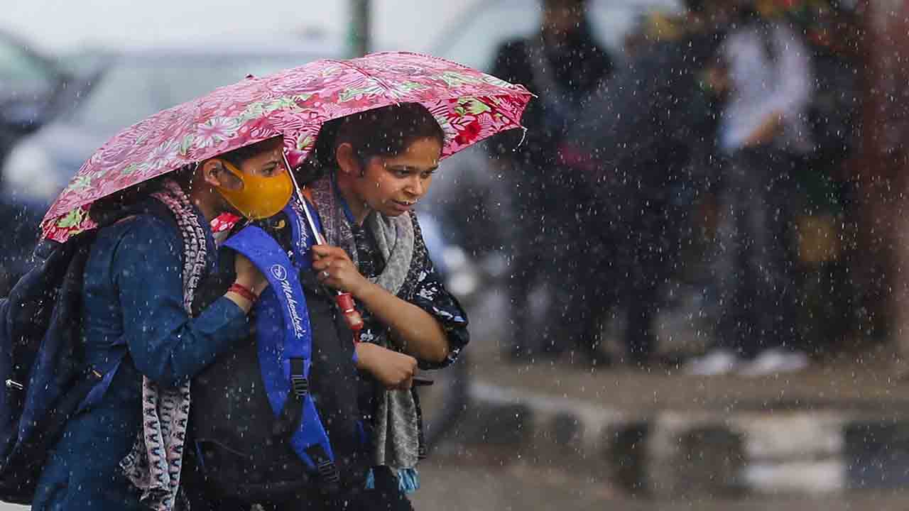 Northeast Monsoon | దేశంలో ఈశాన్య రుతు పవనాలు షురూ.. తమిళనాడు, కేరళలో వర్షాలు