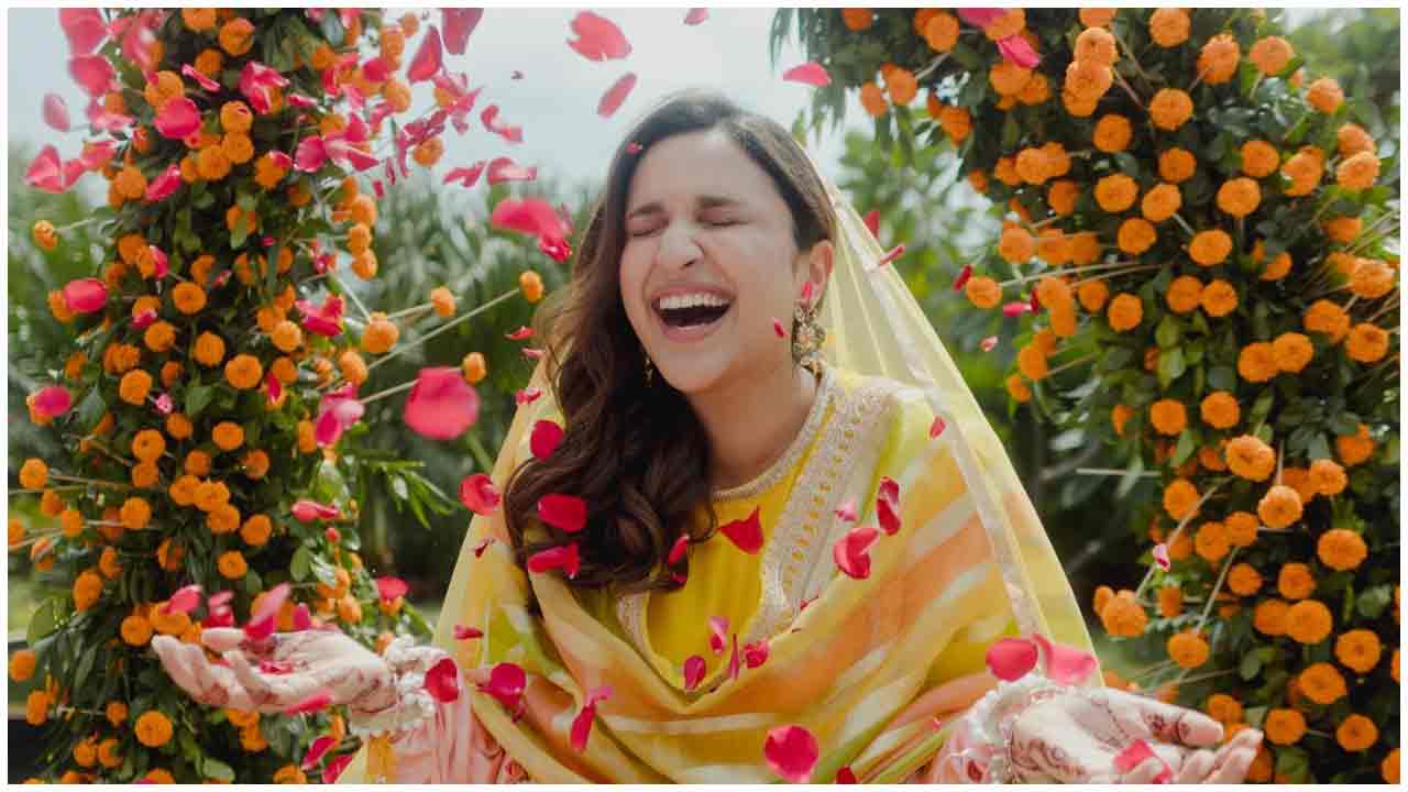 Parineeti Chopra | పసుపు రంగు డ్రెస్‌లో మురిసిపోతున్న ప‌రిణీతి చోప్రా..