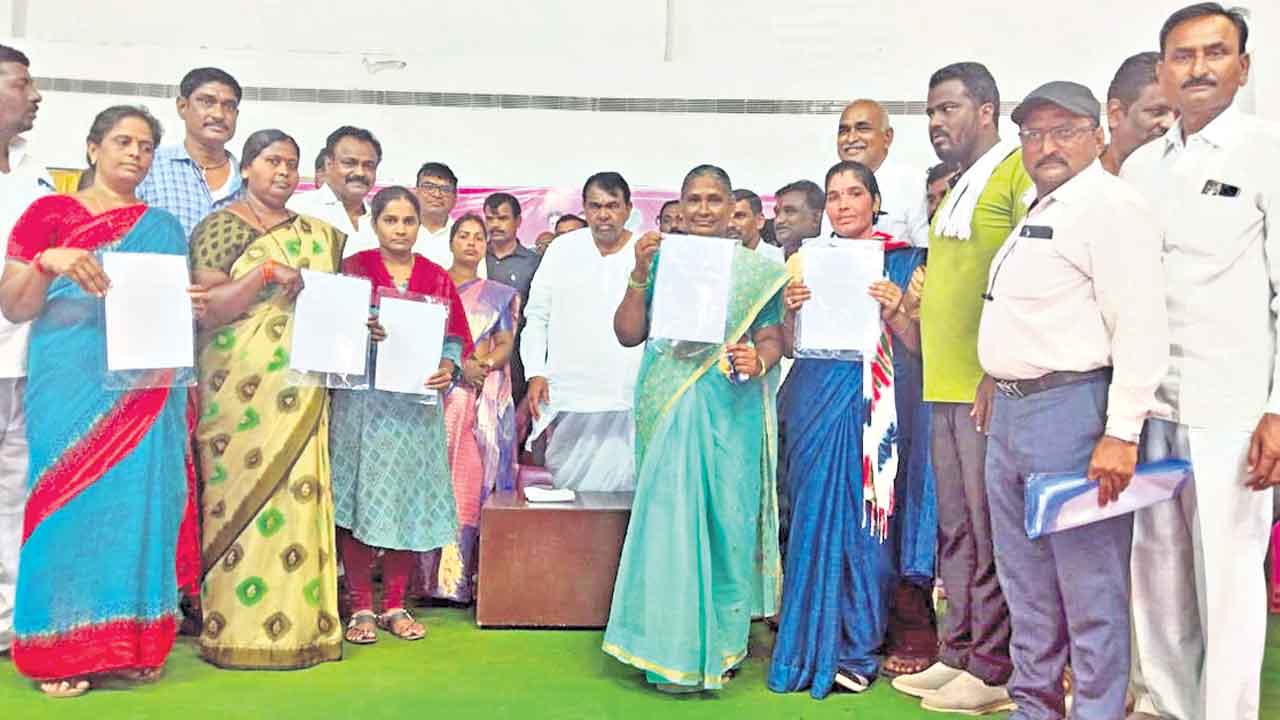 పనిచేసే ప్రభుత్వాన్నే ఆదరించాలి