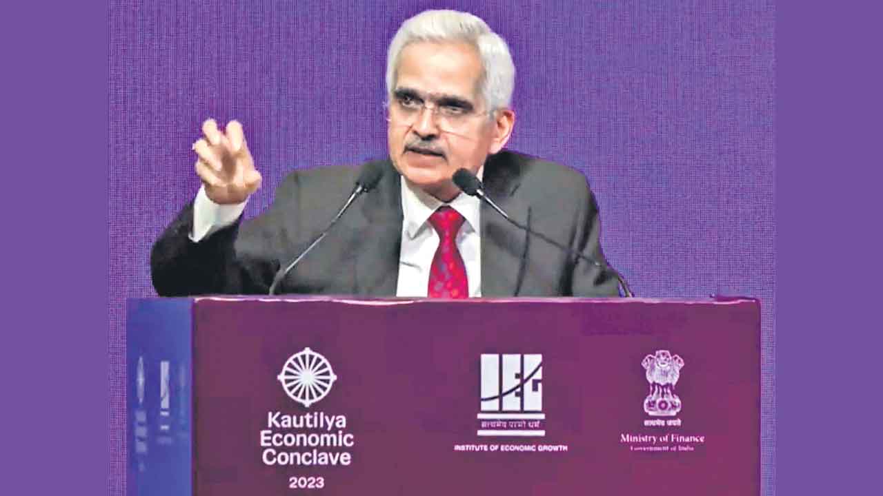 అధిక స్థాయిలోనే వడ్డీ రేట్లు