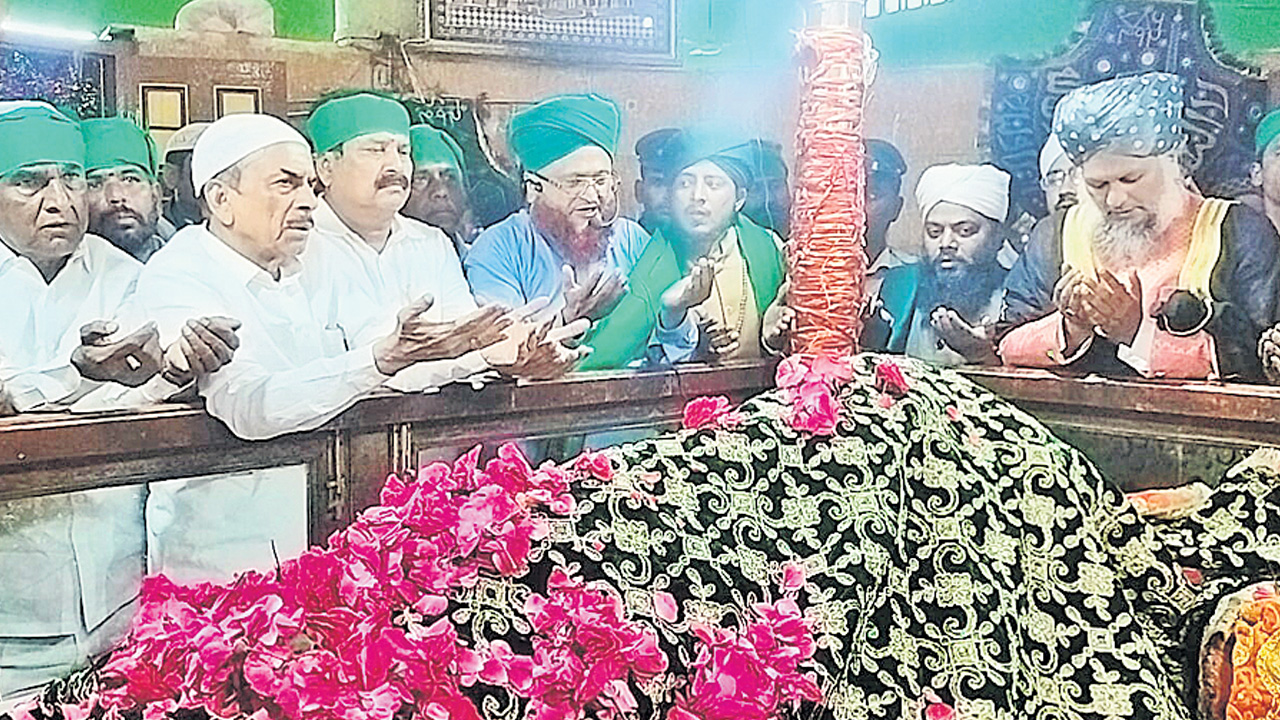 జేపీ దర్గాను అభివృద్ధి చేస్తాం