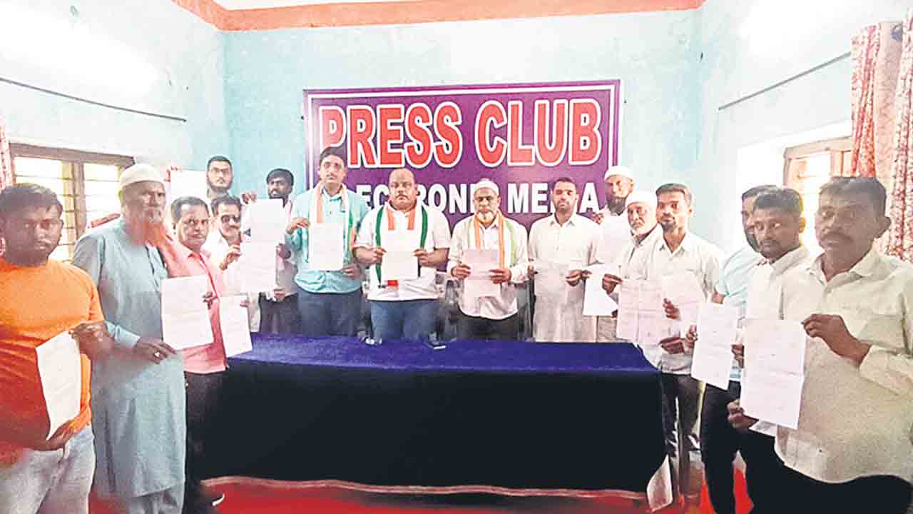 కాంగ్రెస్‌ పార్టీలో టికెట్ల రచ్చ