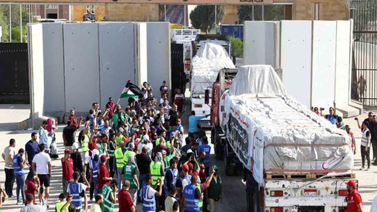 Israel-Hamas war | గాజాకు స్వల్ప ఊరట.. తెరుచుకున్న ఈజిప్టు బార్డర్‌.. 20 ట్రక్కుల్లో నిత్యావసరాలు చేరవేత