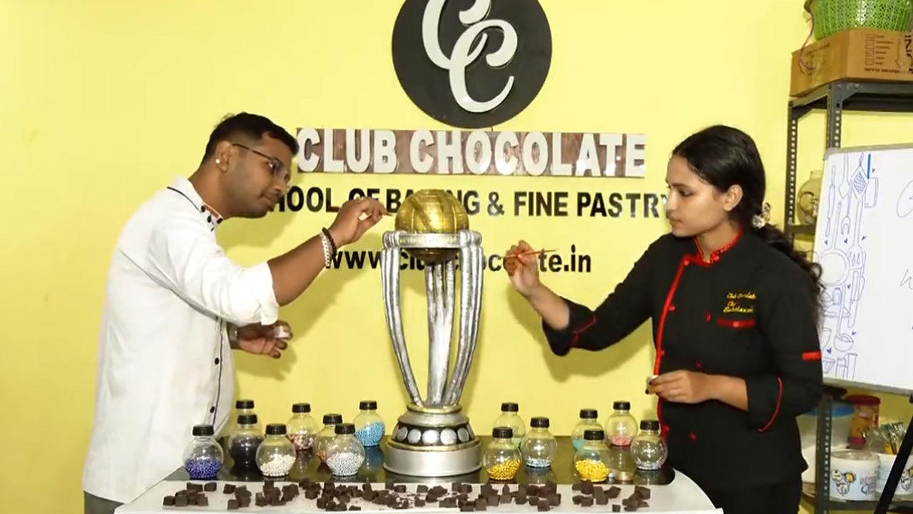 Rakesh Sahu | టీమ్‌ఇండియా వరల్డ్‌కప్‌ గెలవాలని.. చాక్లెట్లతో ప్రపంచకప్‌ ట్రోఫీ తయారుచేసిన పేస్ట్రీ చెఫ్‌