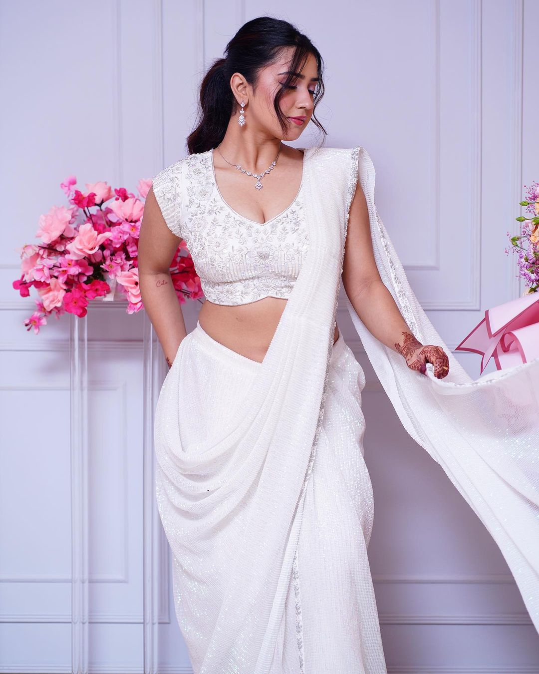 ( Photos : Instagram )