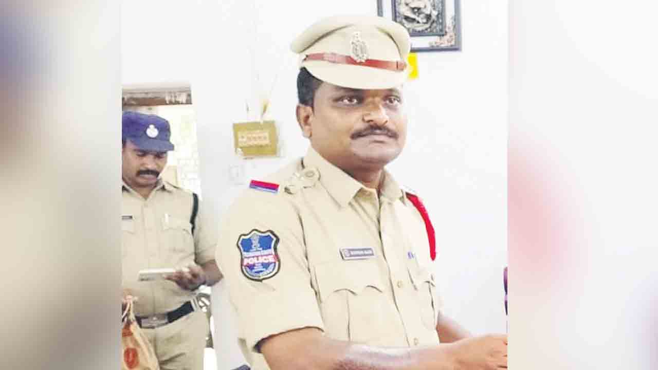 ఏసీబీకి చిక్కిన పోలీస్‌