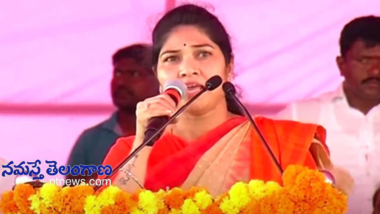 Singer Sai Chand Wife : హరీష్ రావు సభలో.. సాయిచంద్ భార్య అదిరిపోయే స్పీచ్