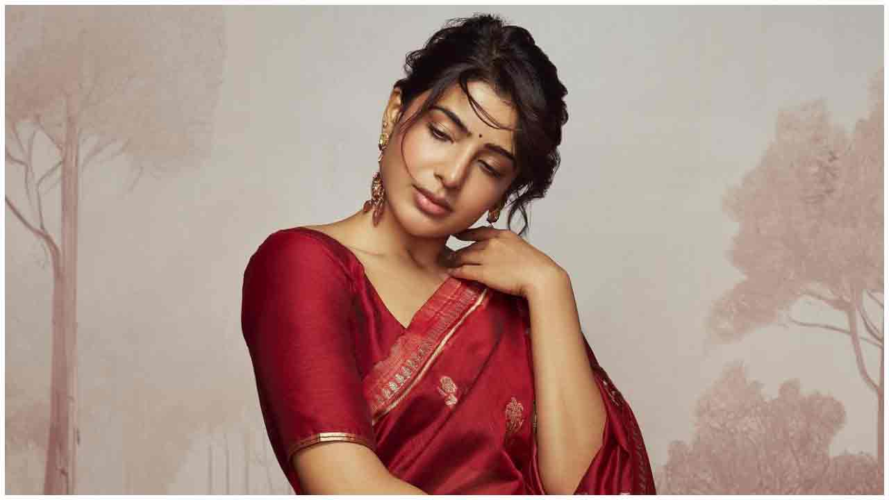 Samantha | ఎరుపెక్కిన అందాలతో మదిని దోచుకుంటున్న సమంత..