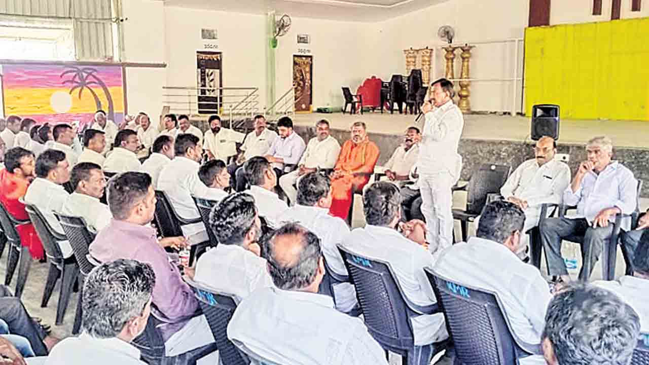 లక్షన్నర మెజార్టీయే లక్ష్యంగా పనిచేయాలి