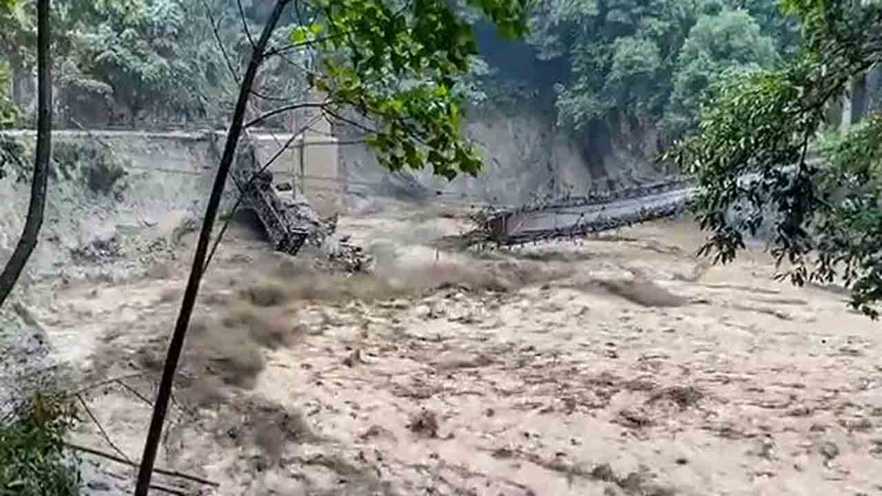 Sikkim Floods | సిక్కింలో క్లౌడ్‌ బస్ట్‌.. 80 శాతం ప్రభావితం