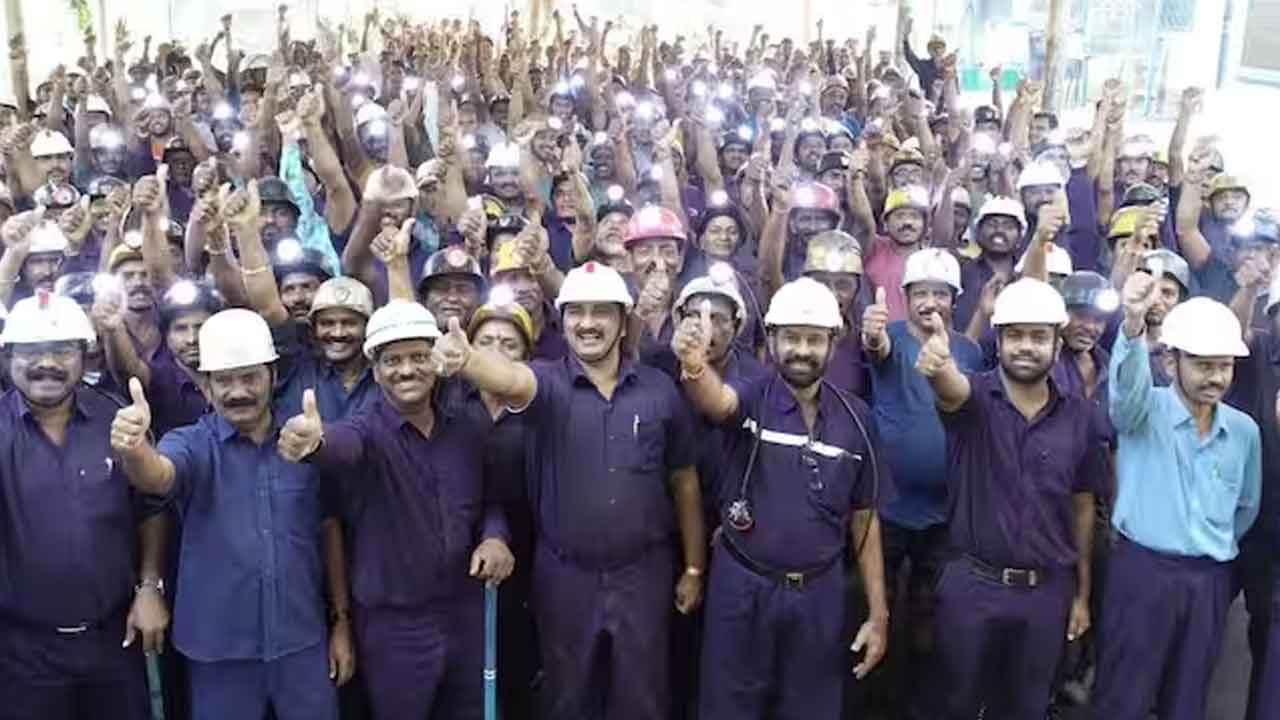 కార్మికుల ఖాతాల్లో 711 కోట్లు జమ