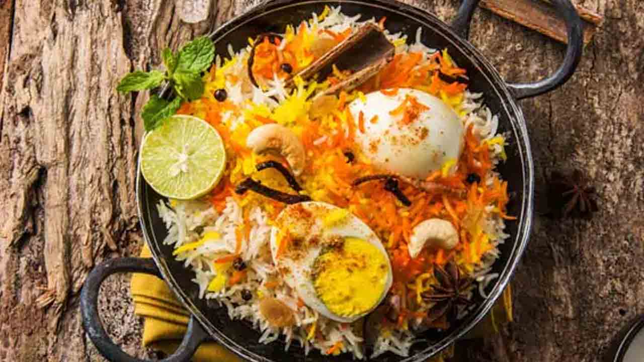 Health Tips | బిర్యానీ లాంటి స్పైసీ ఫుడ్స్లో నిమ్మరసం పిండుకుంటున్నారా.. ఆరోగ్యం దెబ్బతింటుందట జాగ్రత్త..!