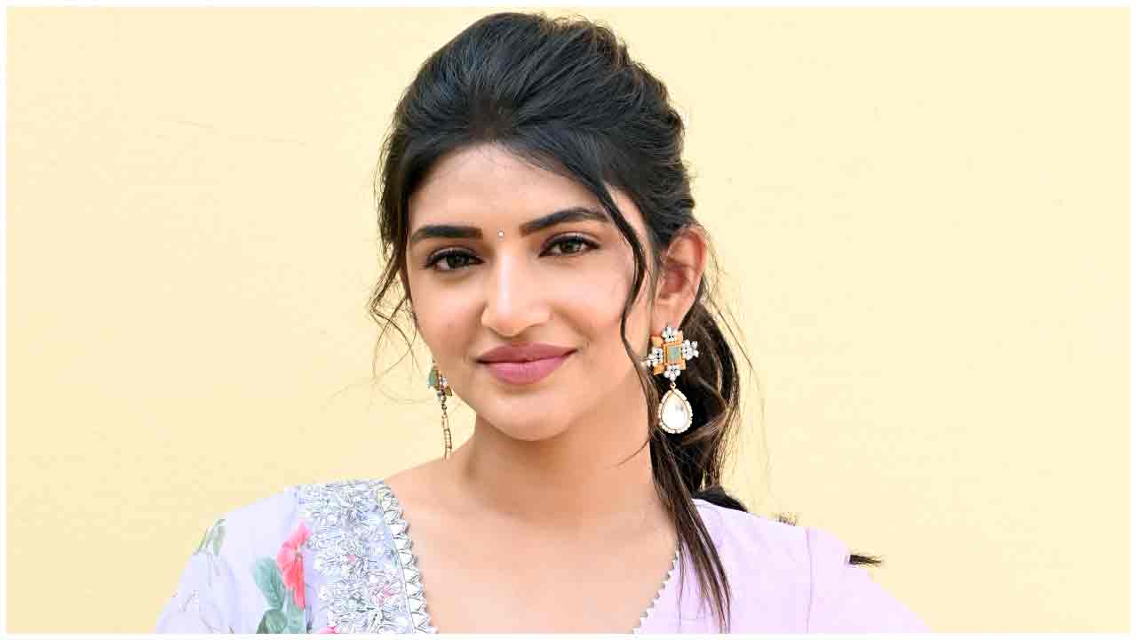 Sreeleela | గులాబీ డ్రెస్‌లో గుభాళిస్తున్న శ్రీలీల..