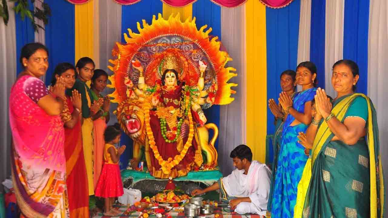 శ్రీదేవీ శరన్నవ రాత్రి ఉత్సవాలు ప్రారంభం