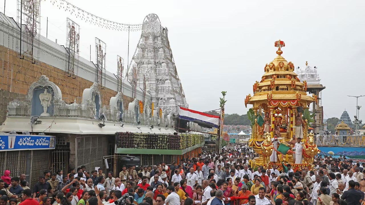 Tirumala | శ్రీదేవీ, భూదేవి సమేతంగా స్వర్ణరథంపై విహరించిన మలయప్ప స్వామి