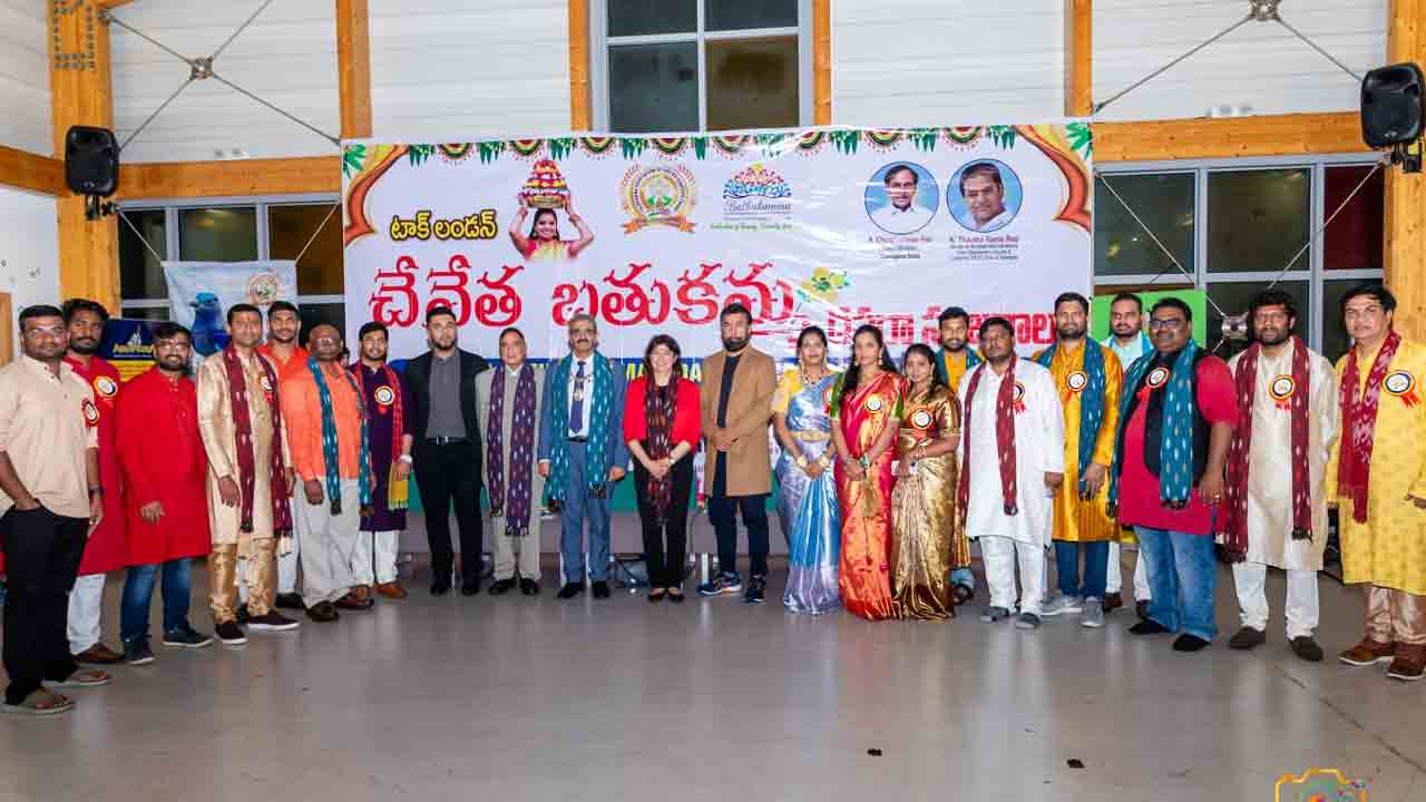 TAUK-Bathukamma | లండన్‌లో వైభవంగా `టాక్ చేనేత బతుకమ్మ – దసరా` సంబురాలు