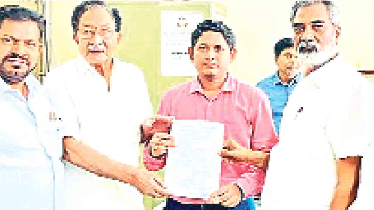 టీబీజీకేఎస్‌ నామినేషన్‌ దాఖలు