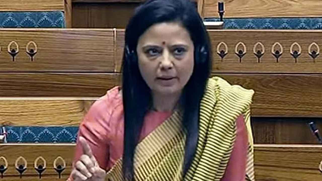 MP Mahua Moitra | చిక్కుల్లో టీఎంసీ ఎంపీ మహువా.. అదానీపై ప్రశ్నలు రూపొందించేందుకు పార్లమెంటు లాగిన్‌, పాస్‌వర్డ్‌ ఇచ్చారన్న బిజినెస్‌మన్‌ దర్శన్‌