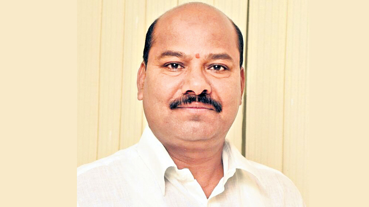 మామిళ్ల రాజేందర్‌ వీఆర్‌ఎస్‌కు ఆమోదం