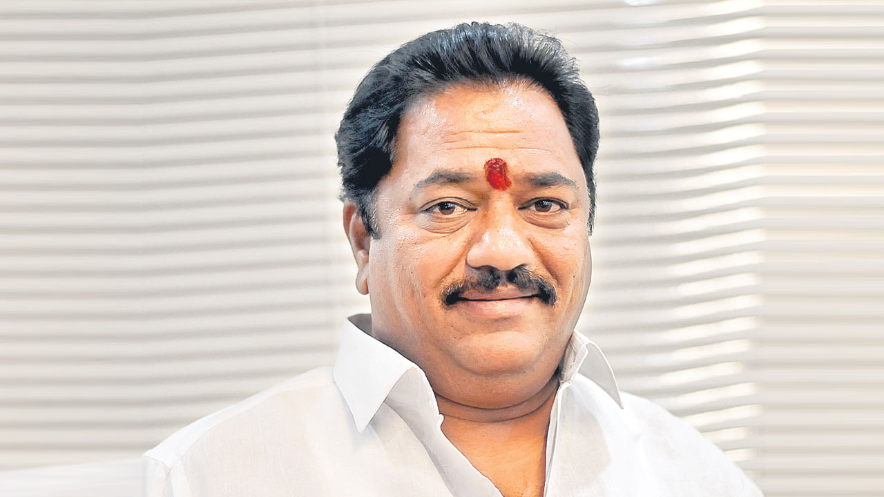 మోదీది దిగజారుడు రాజకీయం: బాలమల్లు