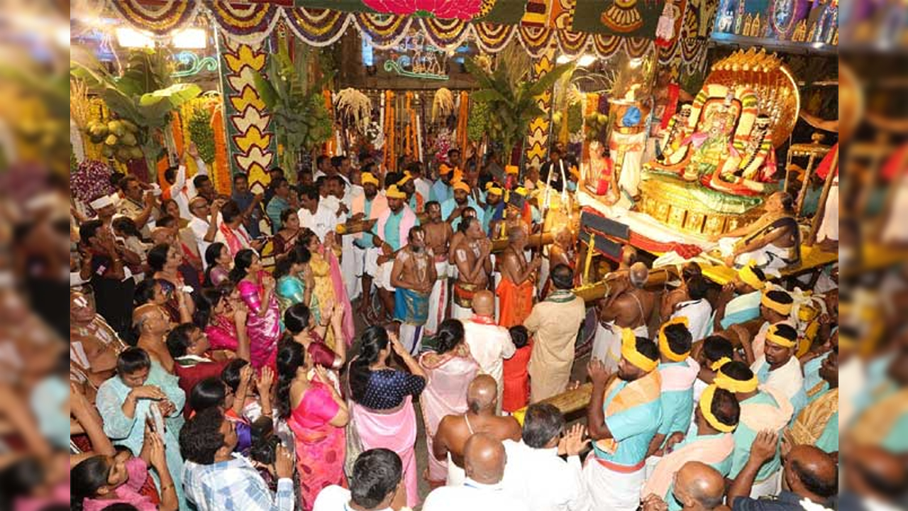 Tirumala Brahmotsavam | కనుల పండువలా వెంకన్న బ్రహ్మోత్సవాలు.. పెద్దశేష వాహనంపై మలయప్ప విహారం..!