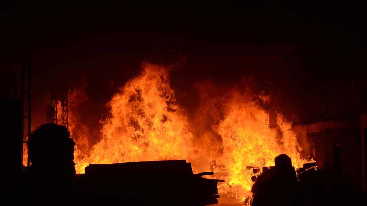 Fire Accident | బాణాసంచా యూనిట్‌లో అగ్నిప్రమాదం..! తొమ్మిది మంది దుర్మరణం