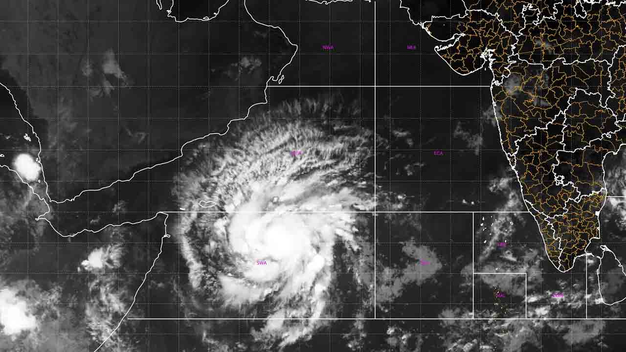 Cyclone Tej | అరేబియా సముద్రంలో బలపడుతున్న తేజ్‌.. ఈ మధ్యాహ్నానికి తీవ్ర తుఫానుగా మారే ఛాన్స్‌