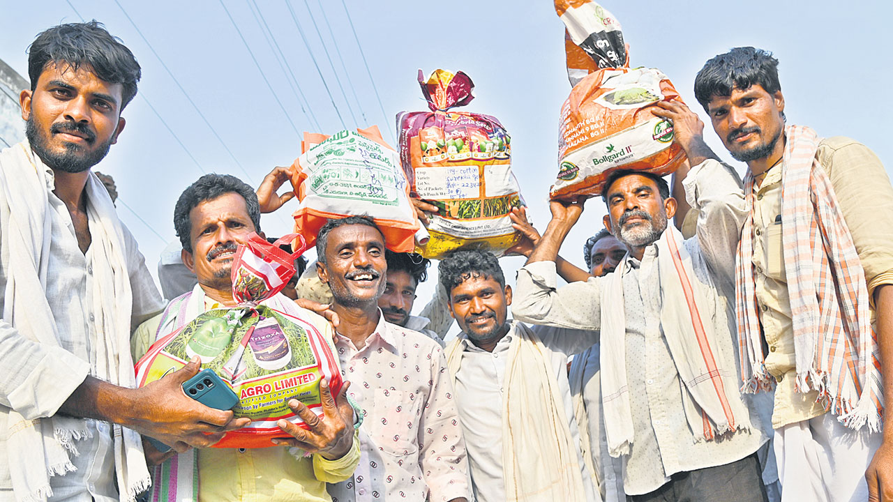 స్వరాష్ట్రంలో రైతన్న మోములో ఆనందమే
