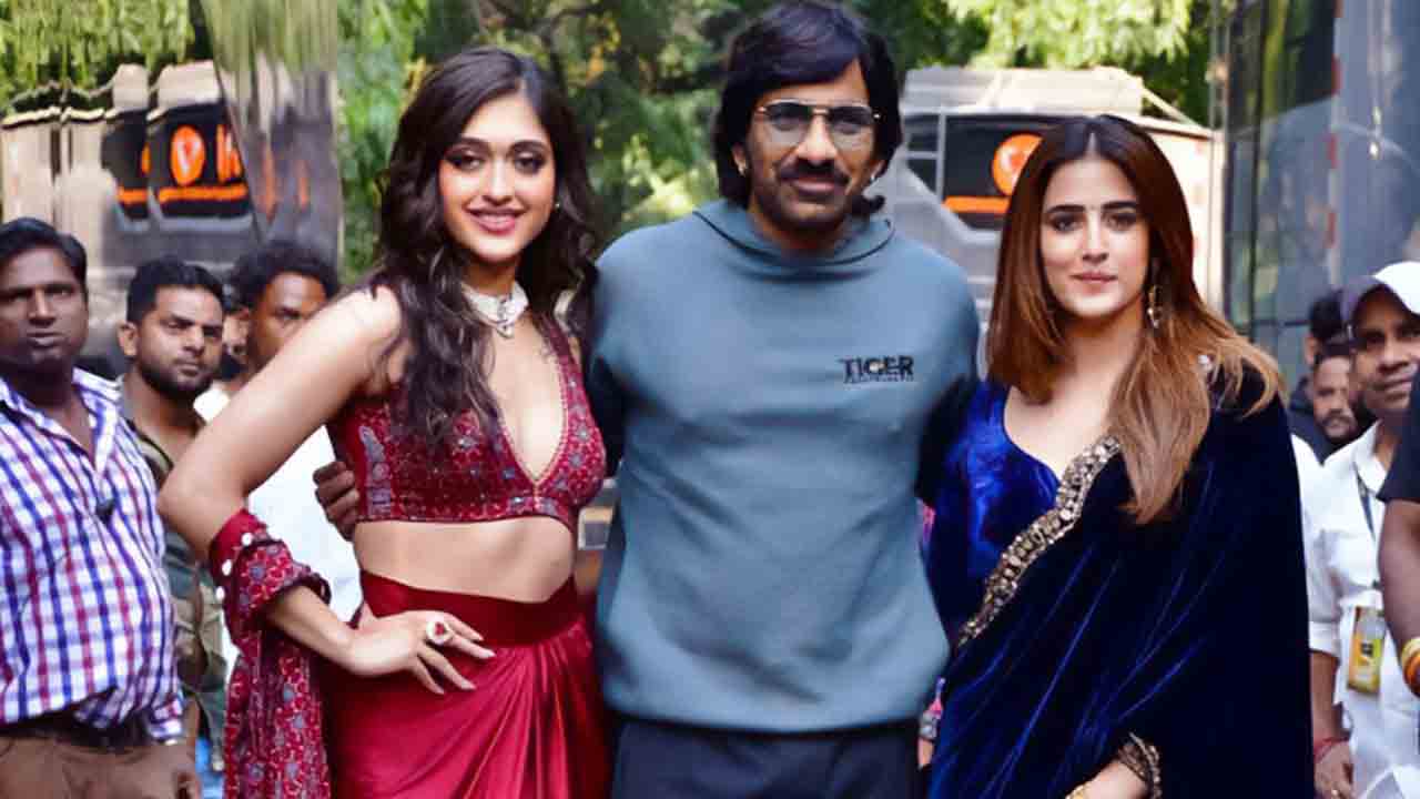 Tiger Nageswara Rao | Indias Got Talent షోలో టైగర్ నాగేశ్వర రావు టీం సందడి.. ఫొటోలు వైరల్