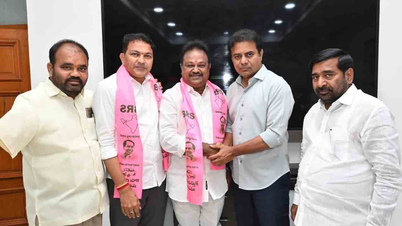 బీఆర్ఎస్ లో చేరికల జోరు