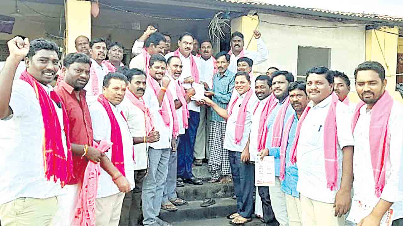 బీఆర్‌ఎస్‌ మ్యానిఫెస్టోతో విపక్షాల్లో వణుకు