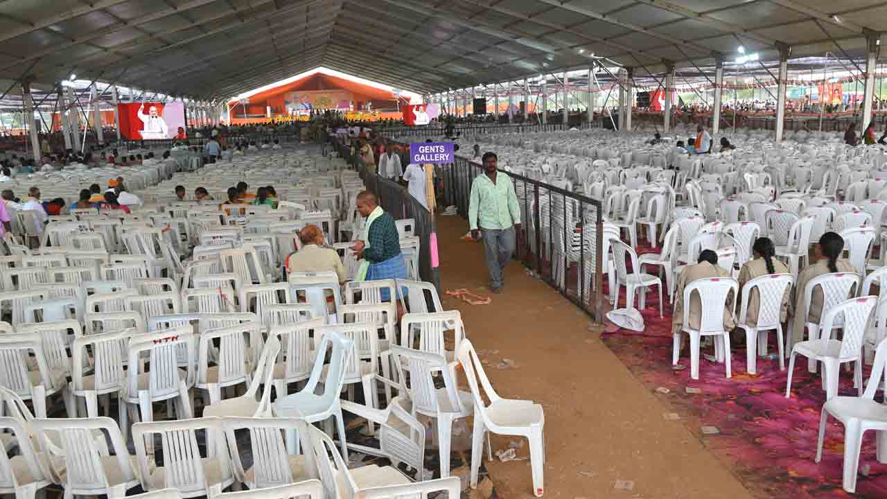 అమిత్‌షా సభ అట్టర్‌ ఫ్లాప్‌