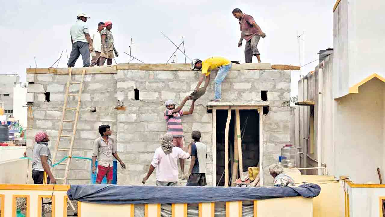 PM Awas Yojana | పీఎం ఆవాస్‌ యోజనతో అప్పులపాలు.. నిర్ధారించిన ఎల్‌ఎన్‌ఎం సర్వే