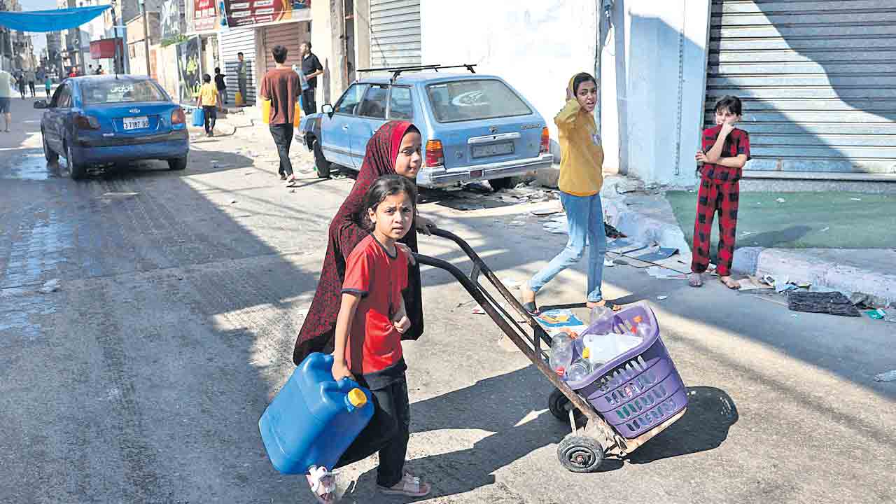 Israel- Hamas War | గాజాపై వెంటనే దాడులు ఆపండి.. లేదంటే యుద్ధంలోకి దిగాల్సి వస్తుందని ఇజ్రాయెల్‌కు ఇరాన్‌ హెచ్చరిక