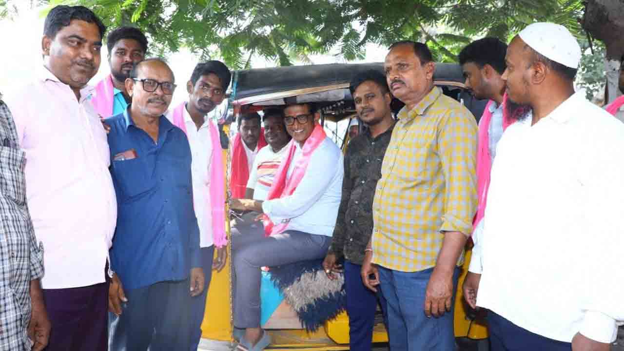 కోరుట్లలో కారు జోరు