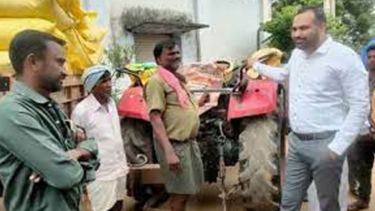 యూరియా అక్రమాలపై చర్యలు